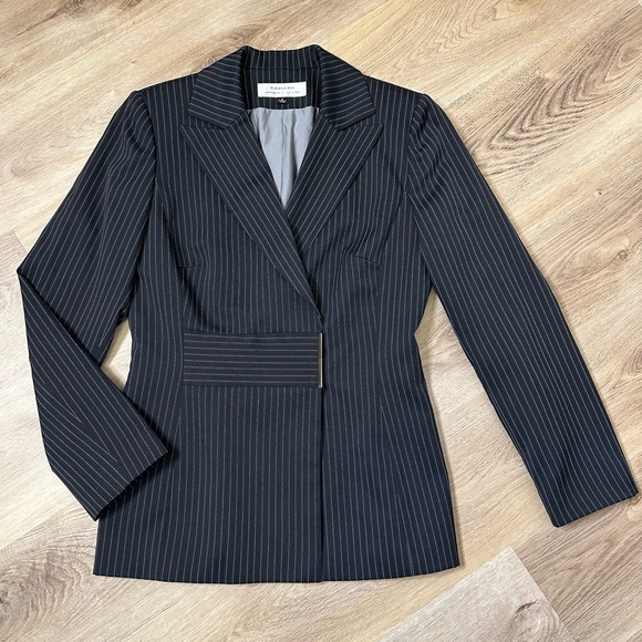 Tahari Black Pinstripe Blazer size 8 - Picture 1 of 8